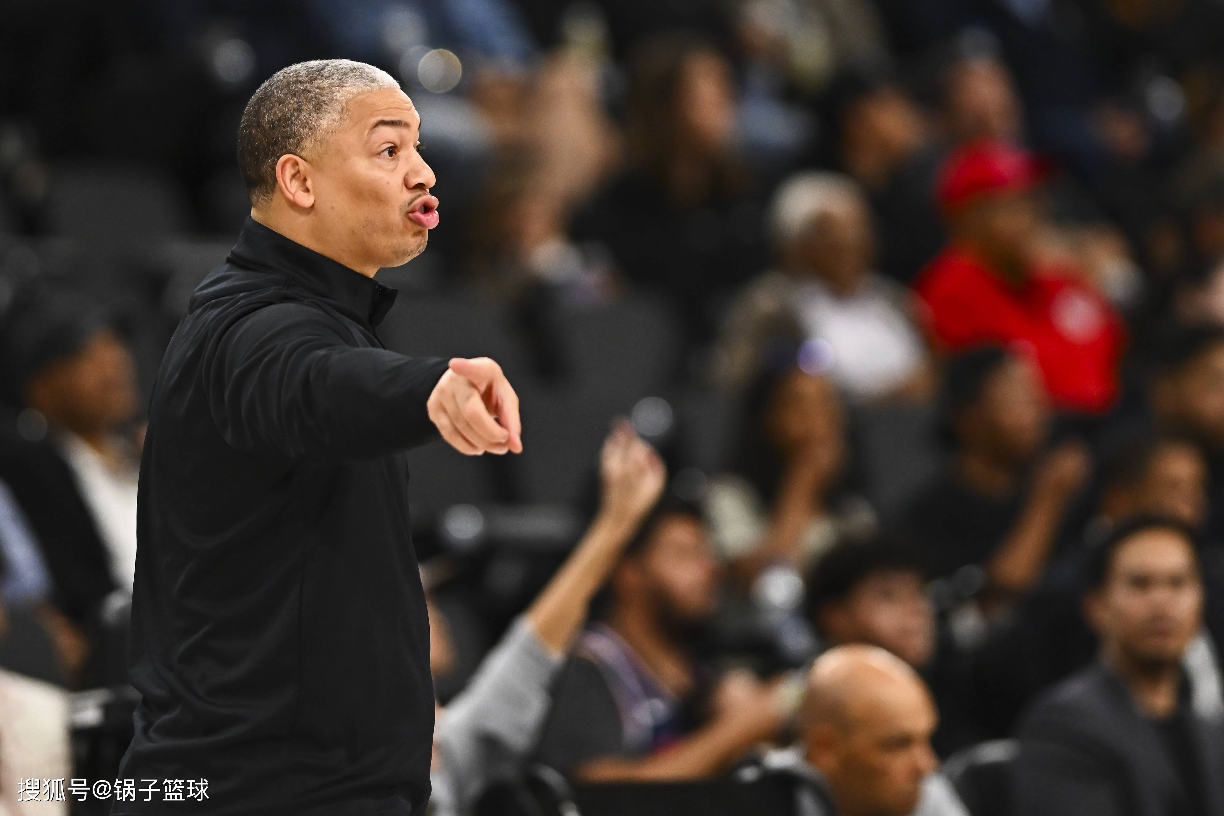 包含NBA常规赛集结日再迎强敌，多特蒙德绝杀压哨，主帅态度：管理层满意，阵容厚度经受考验的词条