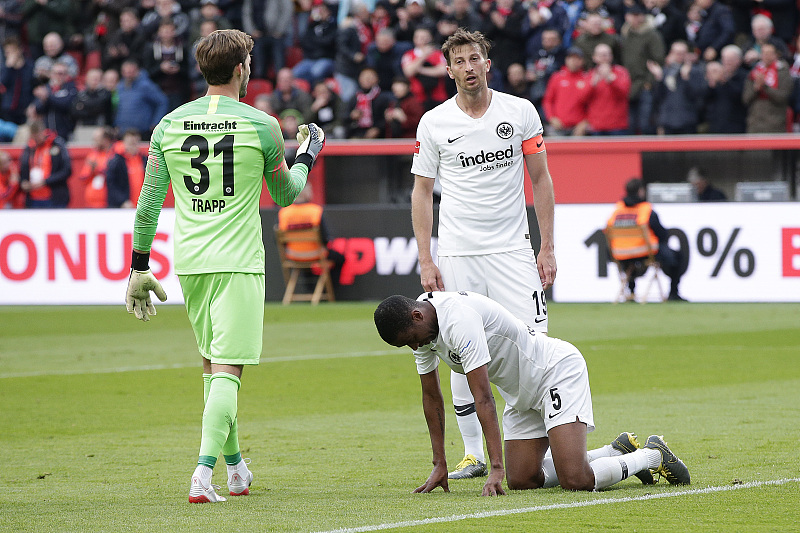 开元棋牌入口-包含赛地聚焦——葡超窗口期热度飙升，法兰克福完成体检，气氛紧张，心理建设被强调的词条