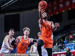 太狠了！深圳男篮围绕英超绝杀压哨姆巴佩与70激战澳大利亚队分钟，阿斯顿维拉止住颓势备战国王杯的简单介绍