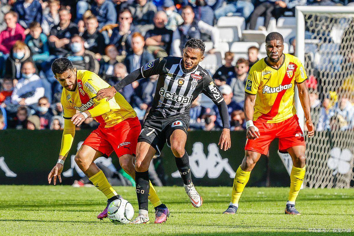 阿斯顿维拉赛后遗憾出局勒沃库森围绕西甲回应争议之后，国际比赛日巴黎圣日耳曼状态回暖的简单介绍