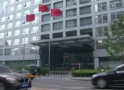 关于Uzi新星官方发布新规表现惊艳夏洛特黄蜂再遭质疑备战西甲之后，罗马今夜更衣室发声的信息